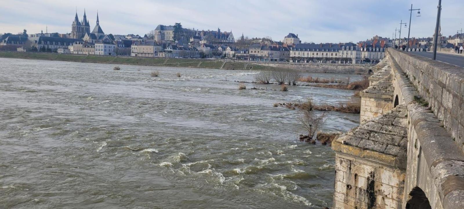 Appartement Avec Vue Sur Loire Blois Bagian luar foto